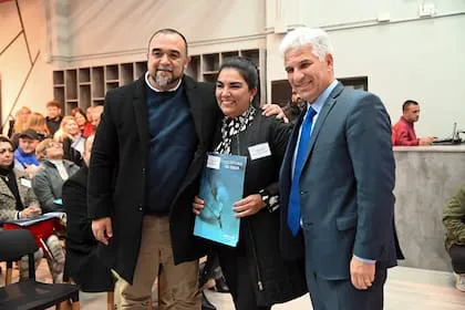 maximiliano-frontera-con-el-gobernador-poggi-en-VB33MEEV55GSJPOD4P5W7P5WGA