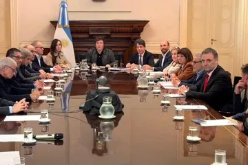 9QzpvHUKo_360x240__1