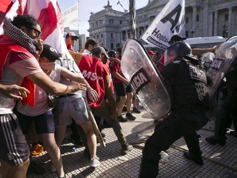 Protocolo Antipiquetes La Justicia Instó A Bullrich A Dar En 72 Horas Los “fundamentos Jurídicos” 9649