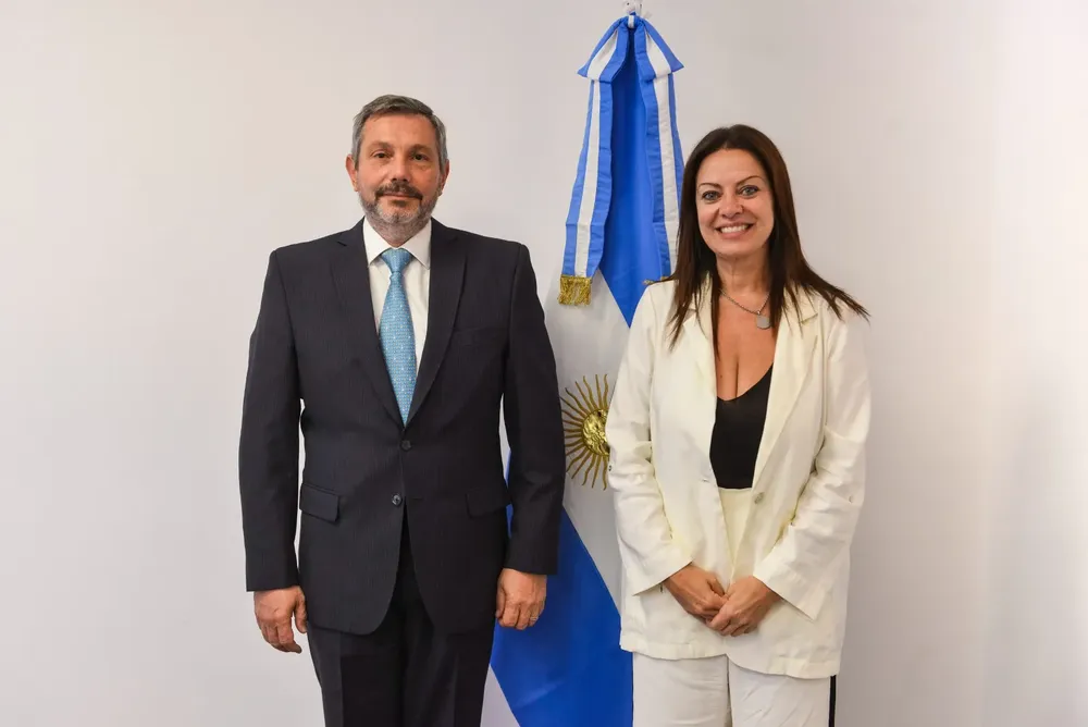 De los Heros y Pettovello