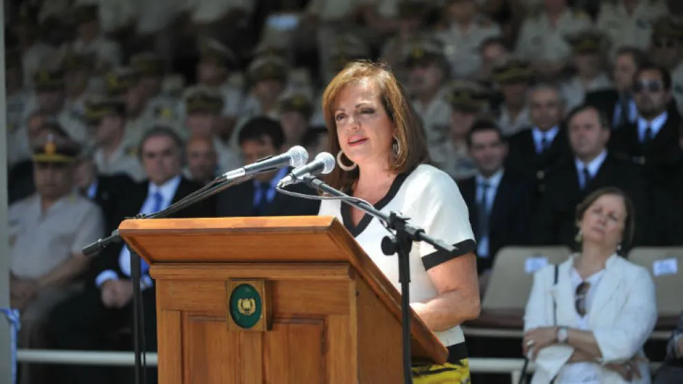 nilda-garre-omitio-hablar-sobre-la-renuncia-de-enrique-capdevilla-1213-g1