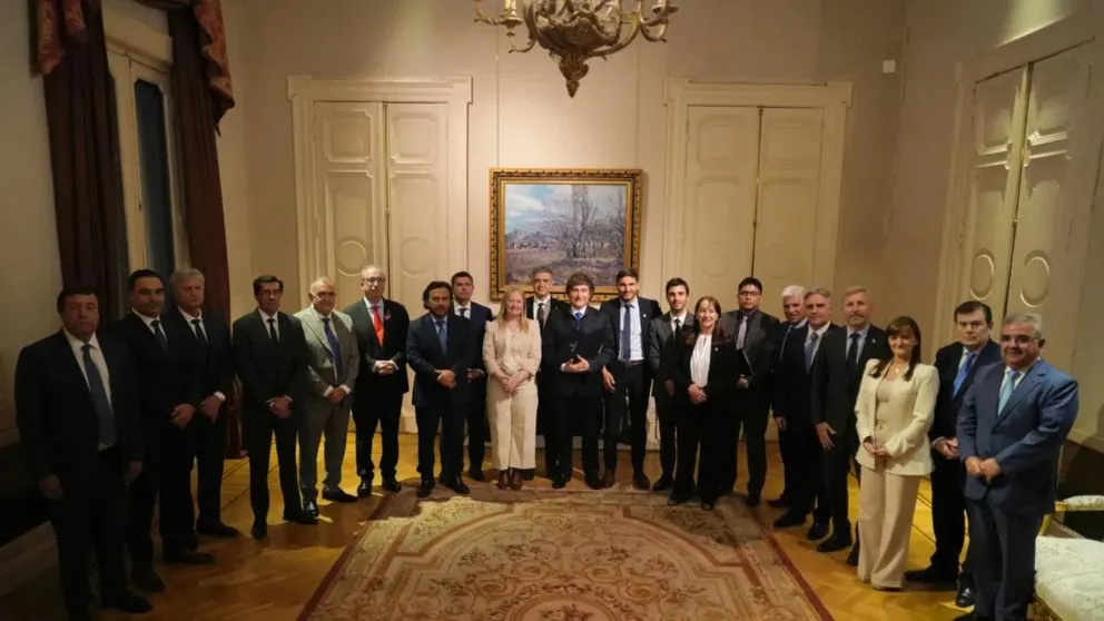 69d354f9b595b_992_558!