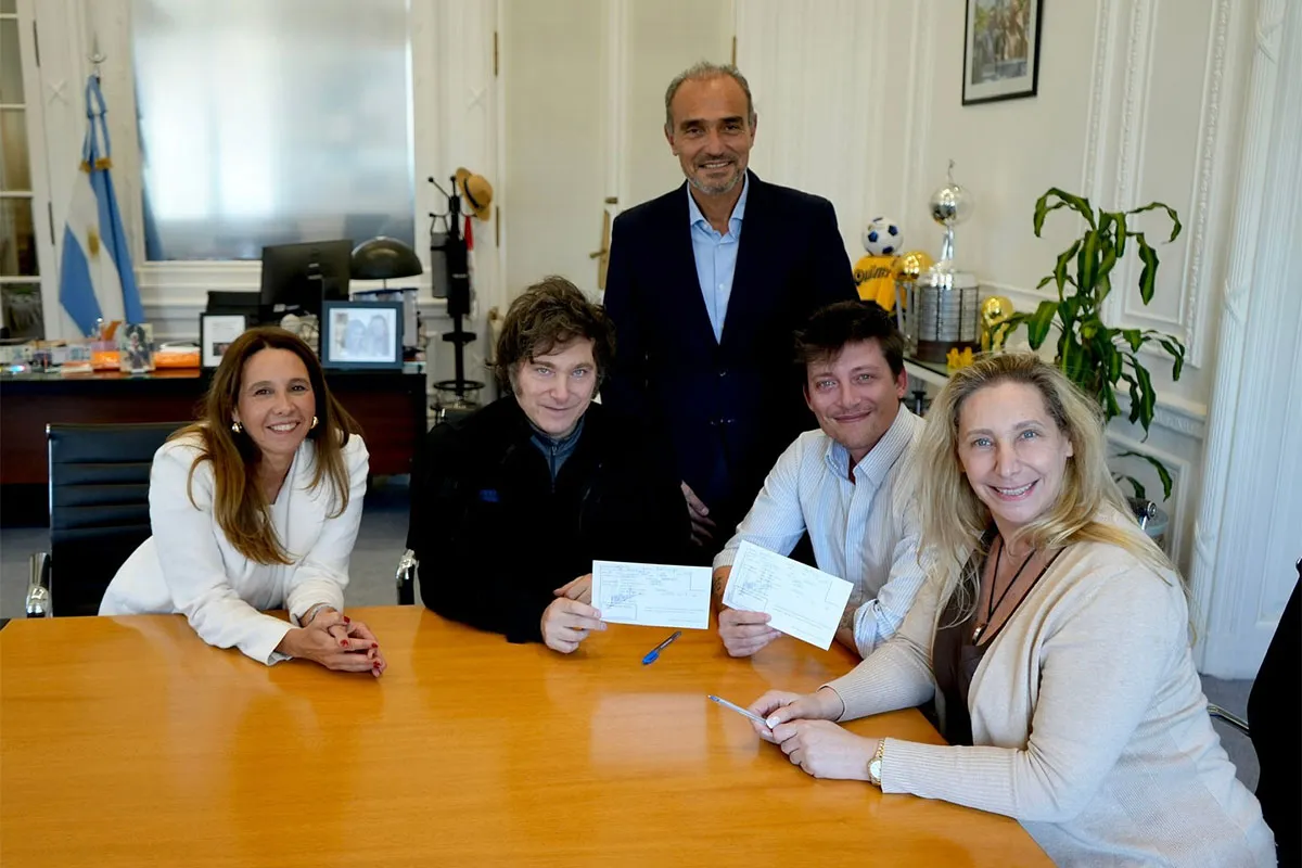 javier-y-karina-milei-lule-menem-santiago-caputo-
