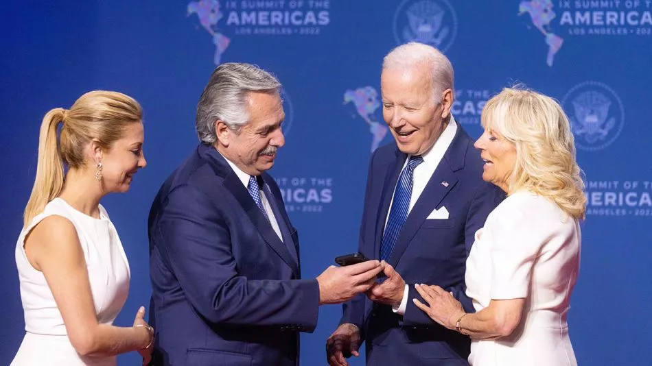 fabiola-yanez-y-alberto-fernandez-junto-a-joe-y-jill-biden-20220608-1369274