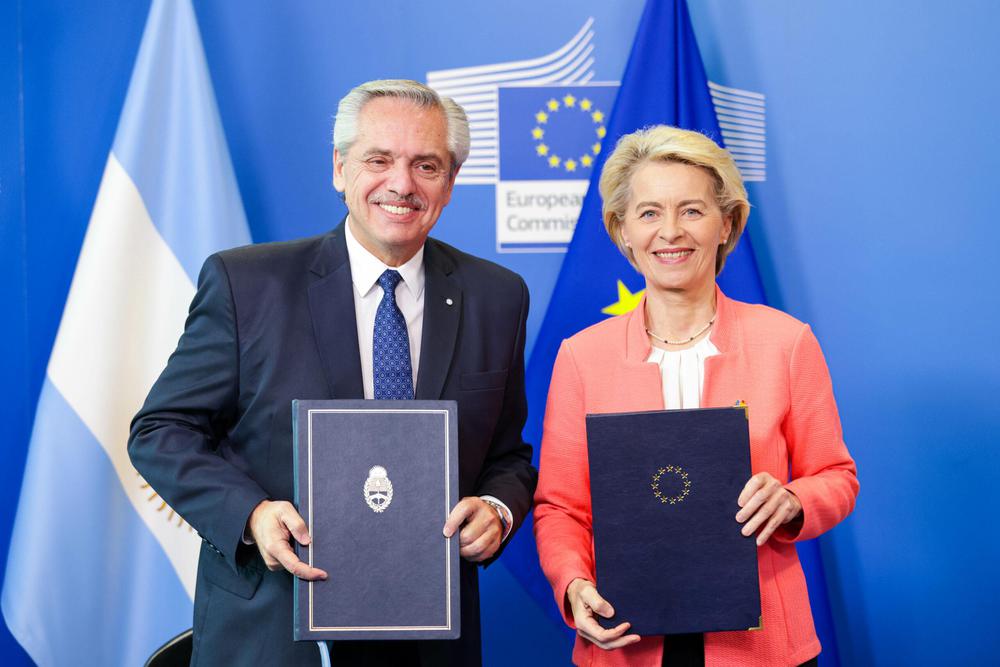 alberto_fernandez_Ursula_Von_der_Leyen-scaled