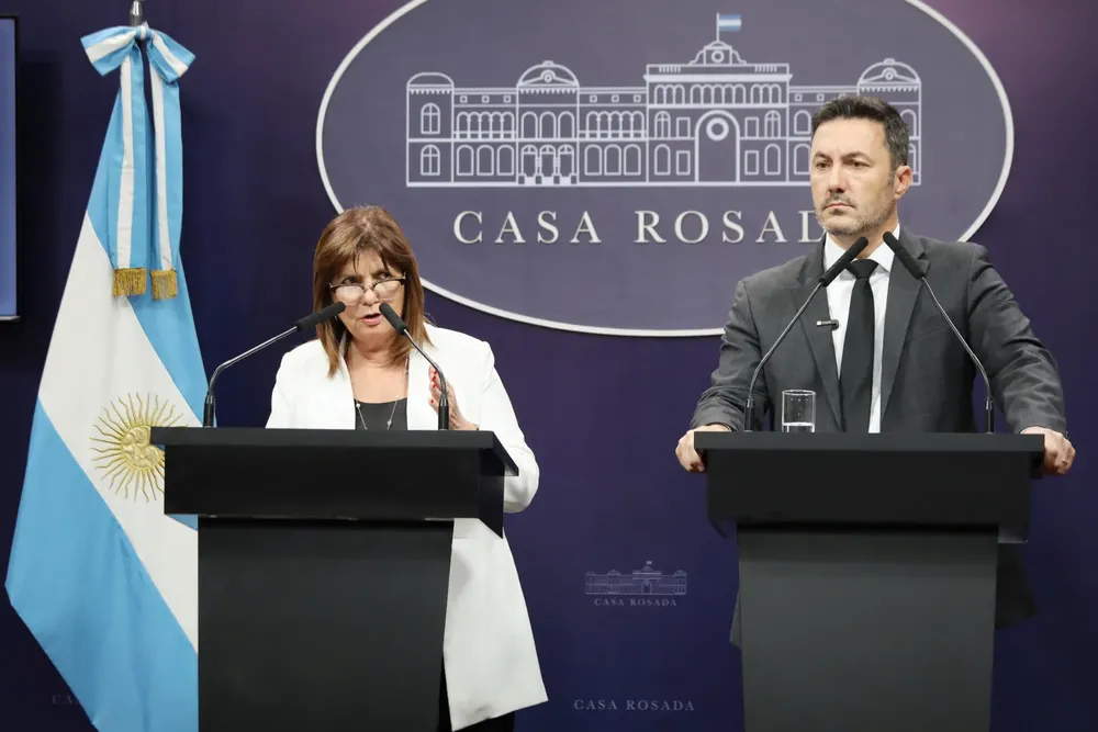 bullrich_y_petri_presentaron_los_principales_proyectos_de_seguridad_en_la_casa_rosada_no_podemos_convertir_a_los_victimarios_en_victimas_