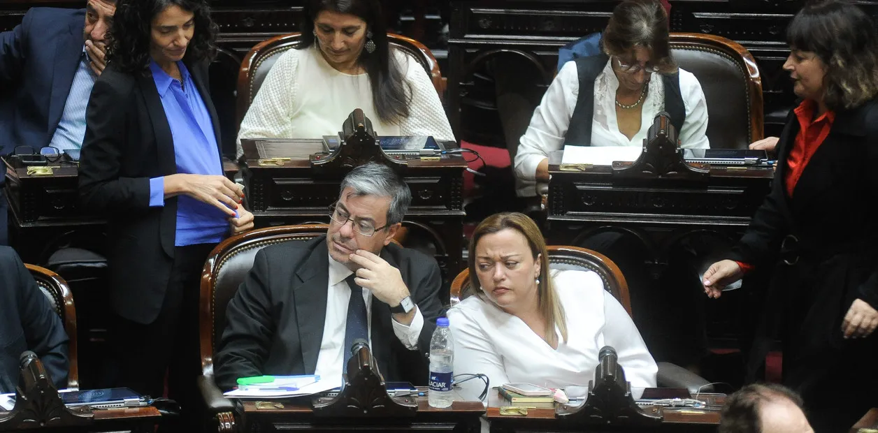 EtusF82Q8_1256x620__1