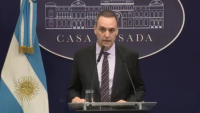 adorni-conferencia-casa-rosada
