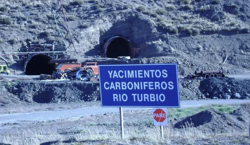 20250224093342_el-gobierno-convirtio-por-decreto-a-yacimiento-carburifero-rio-turbio-en-sociedad-anonima-foto-na-n7zp6r4asnhepo7sl7dx3bu3w4