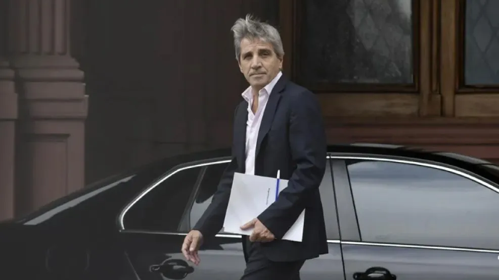 luis-toto-caputo-ministro-de-economia-1770521