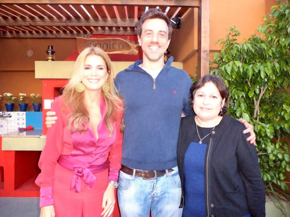 935754_274286979375390_2047440572_n