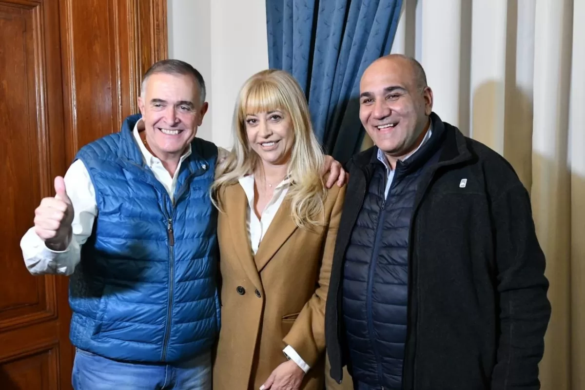 1200x800_rossana-chahla-junto-osvaldo-jaldo-juan-manzur-foto-tomada-de-rossanachahla-994818-061055