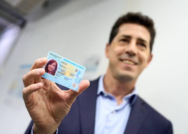 wado-de-pedro-presento-el-nuevo-dni-electronico-MQD46IXZFREUFHWNW43MYGHGKU