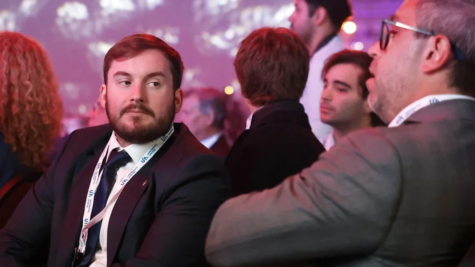 6916911ab81fc_940_529!