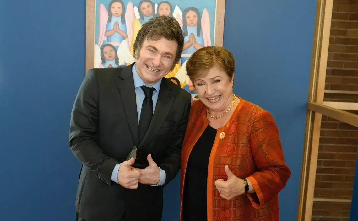 milei-y-georgieva-sonrientes-y-pulgares-arriba