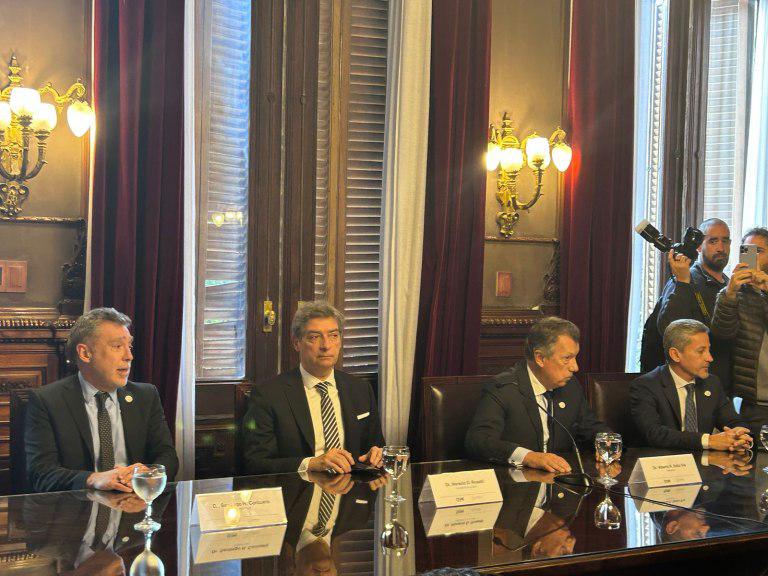 3ac81a482338eda03008373fa192f0a6_M