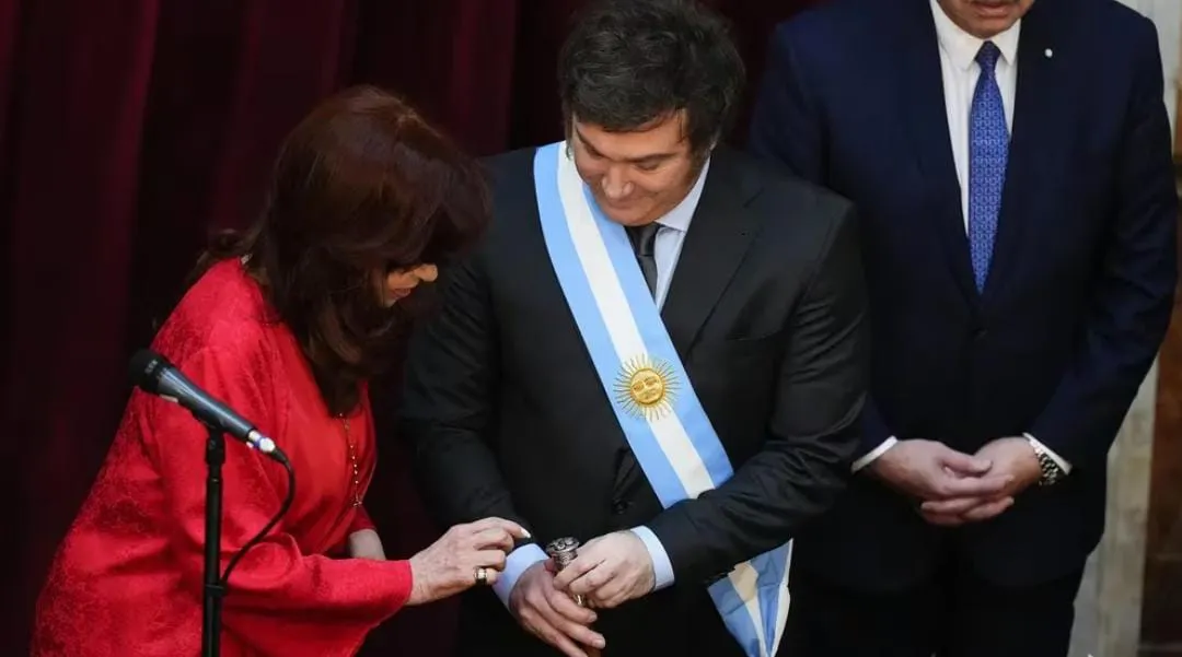 1702245396323cristina milei