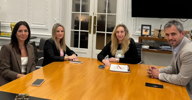 karina-milei-y-carolina-piparojpg