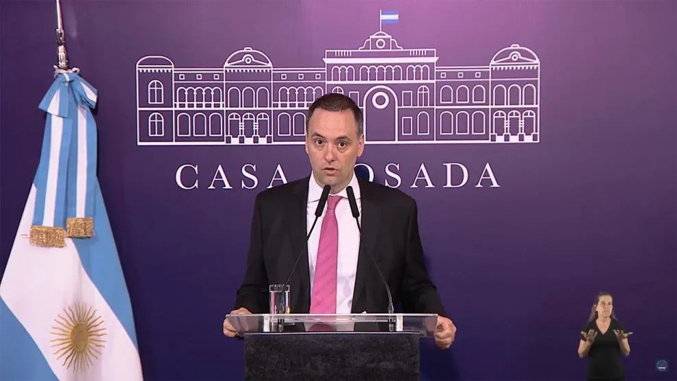 manuel-adorni-vocero-presidencial-en-anuncio-del-protocolo-de-orden-publico-1719490