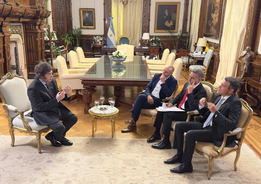 ANTICIPO-+Entrevista+al+presidente+@javiermilei+Lo+ves+en+instantes,+antes+de+las+21,+en+@lanacionmasjunto+a+@prossioficial+y+@estebantrebucq