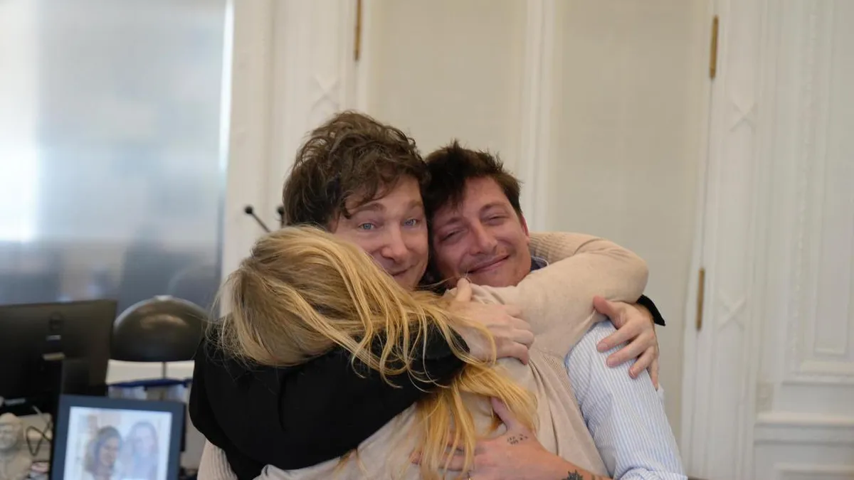 javier-milei-y-santiago-caputo-foto-llajpg