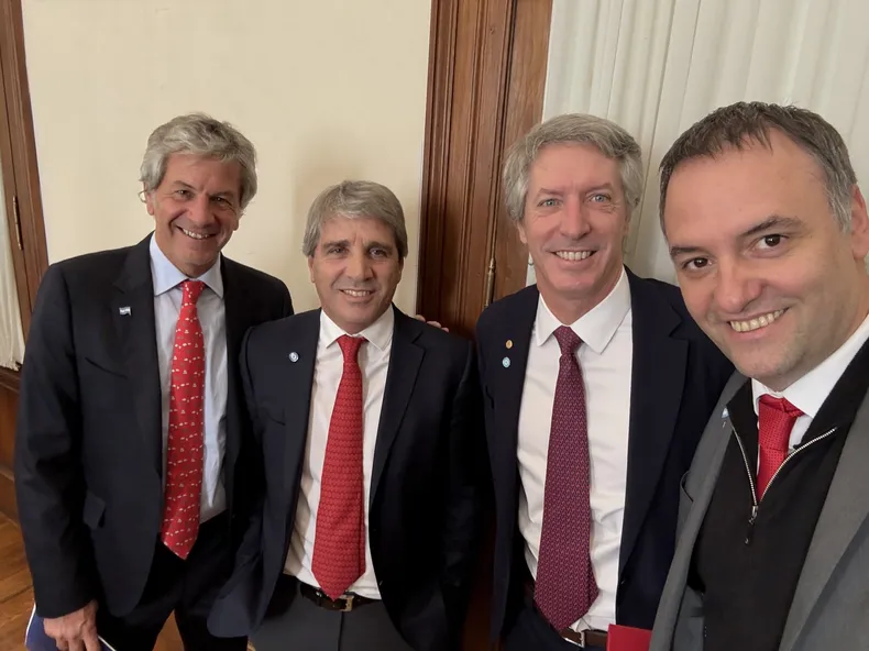 manuel-adorni-santiago-bausili-luis-caputo-juan-pazojpg