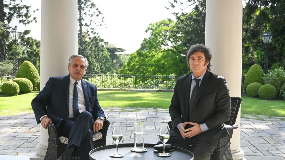 cnne-1511541-alberto-fernandez-y-javier-milei