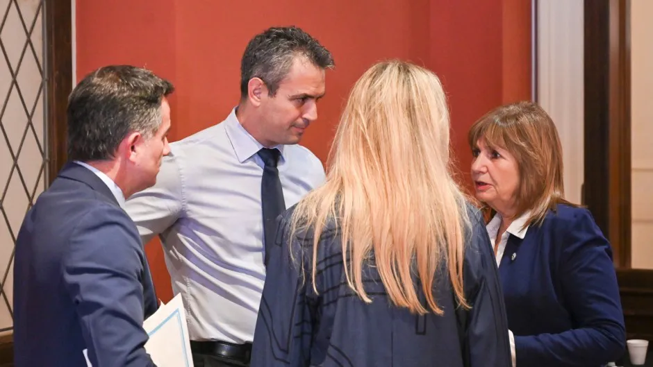 690a6085846b7_940_529!