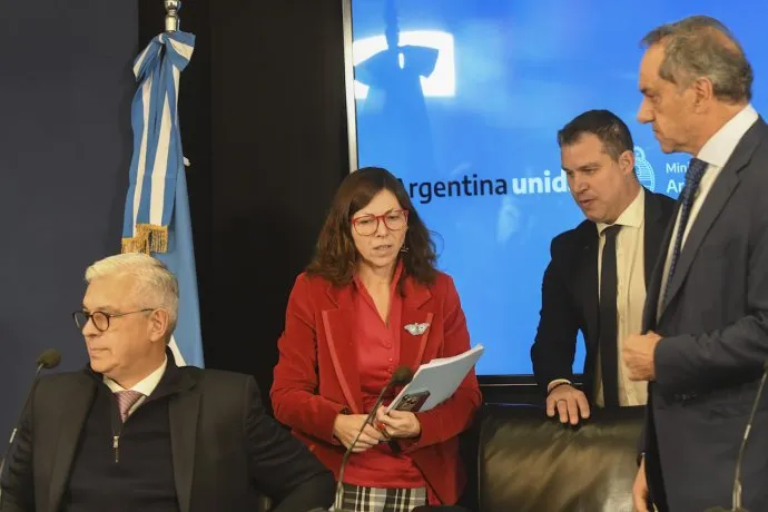 silvina-batakis-y-julian-dominguezjpg
